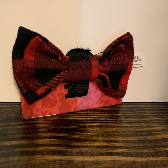 Woof & Whiskers pet bow tie Red flannel Velcro NWT - Picture 8 of 14